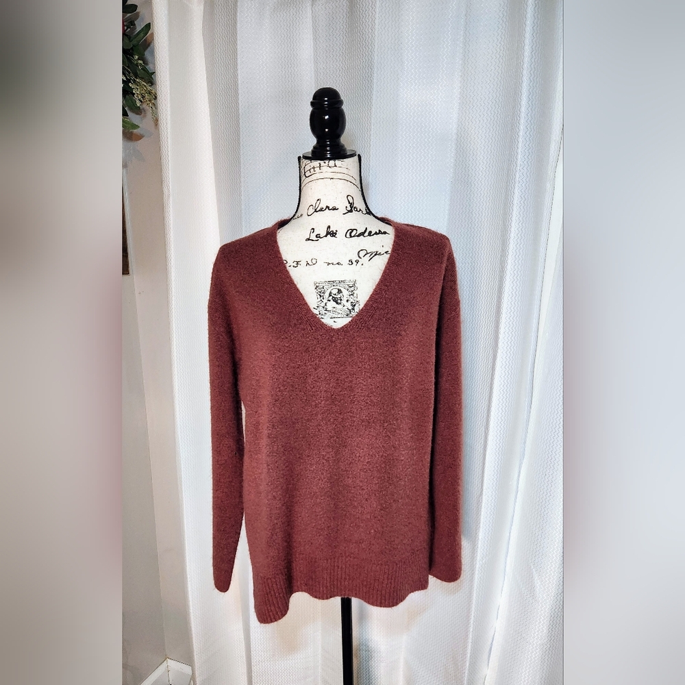Express sweater - Picture 1 of 9